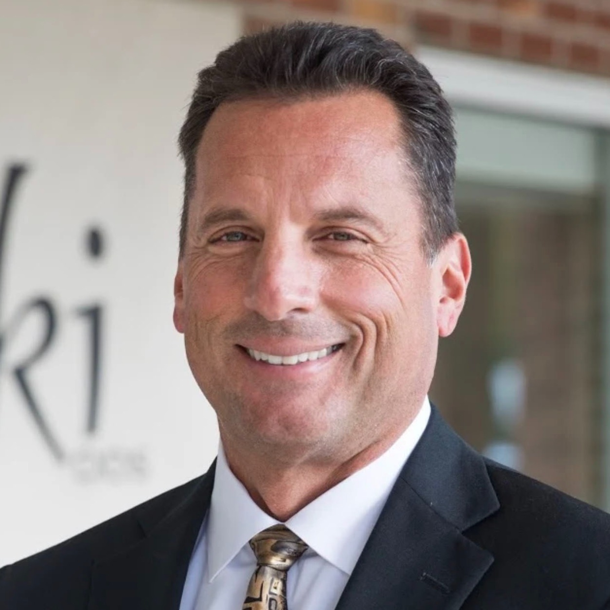 Dr. Thomas Bilski, DDS at The Bilski Dental Group in Independence, OH – top-rated cosmetic and implant dentist featured on Dentist Near Me Reviews